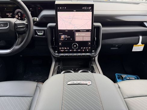 New 2026 GMC Yukon XL AT4 image 22