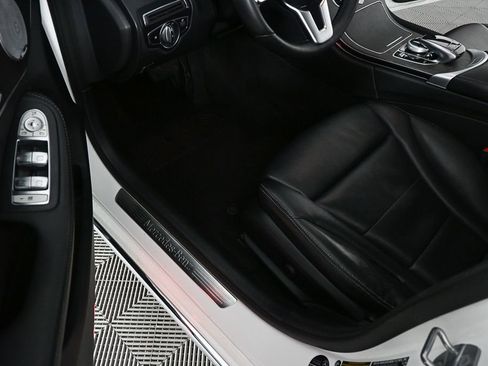 Certified 2019 Mercedes-Benz C 300 4MATIC Sedan image 7
