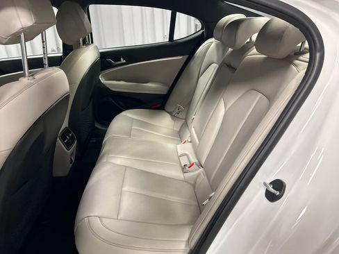 Used 2022 Genesis G70 2.0T image 21