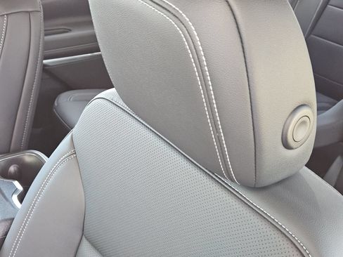 New 2027 Chevrolet Traverse LT w/ Midnight/Sport Edition FWD image 16