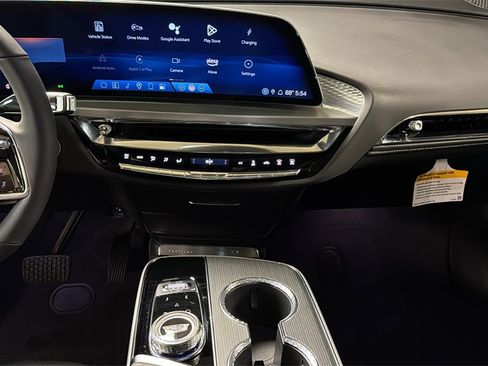 Used 2025 Cadillac Lyriq Sport image 18