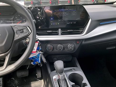 New 2026 Chevrolet Trax LS w/ LS Convenience Package FWD image 13