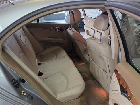 Used 2008 Mercedes-Benz E 350 4MATIC Sedan image 21