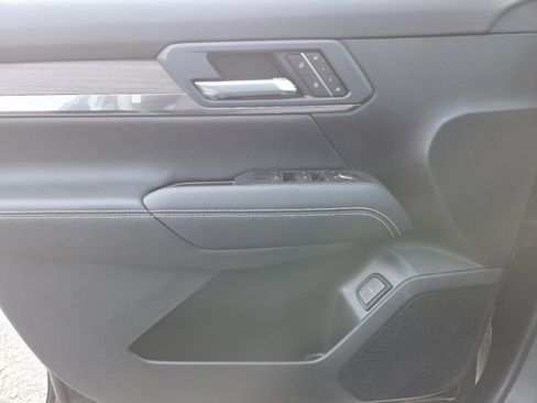 New 2026 GMC Terrain Denali w/ LPO, Floor Liner Package image 34