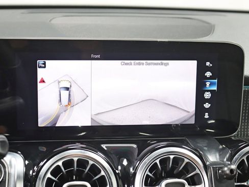 Used 2021 Mercedes-Benz GLB 250 4MATIC w/ Premium Package image 21