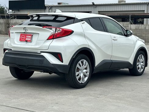 Used 2019 Toyota C-HR LE FWD image 3