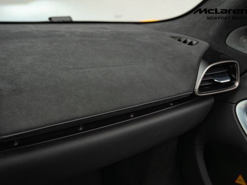 Used 2024 McLaren Artura image 28