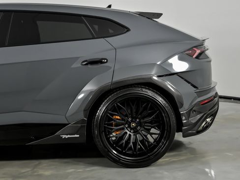 Used 2023 Lamborghini Urus Performante image 11