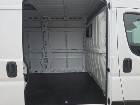 New 2026 RAM ProMaster 3500 w/ Convenience Group image 3