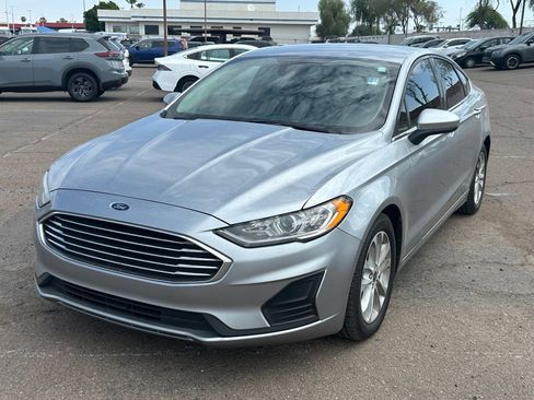 Used 2020 Ford Fusion SE FWD image 1