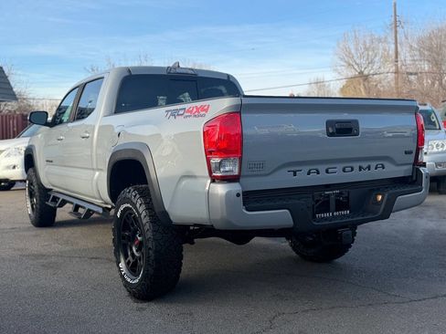 Used 2019 Toyota Tacoma TRD Off-Road image 93