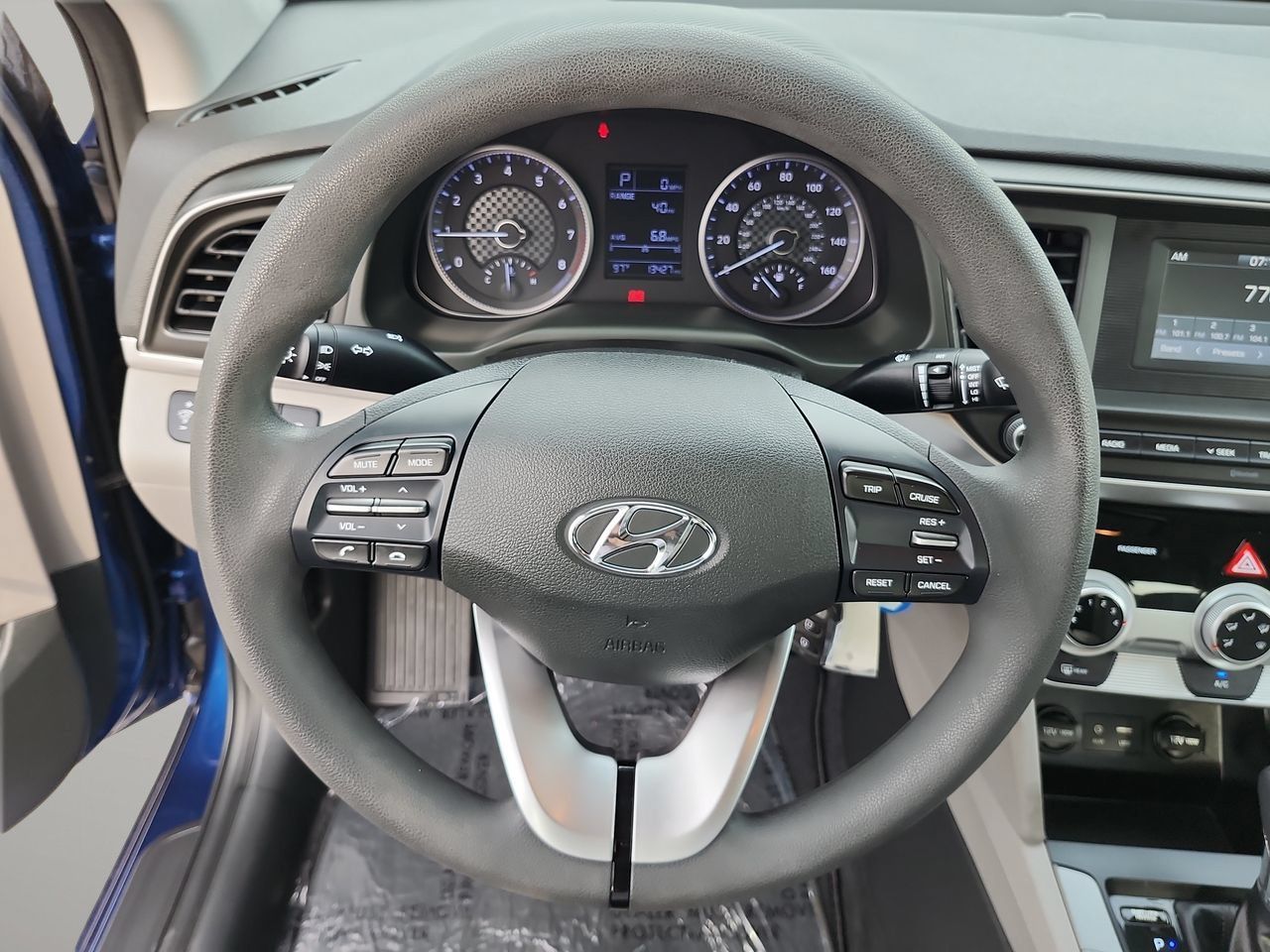 Used 2019 Hyundai Elantra SE FWD image 27