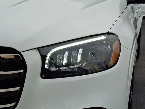 Certified 2025 Mercedes-Benz GLS 450 4MATIC image 8