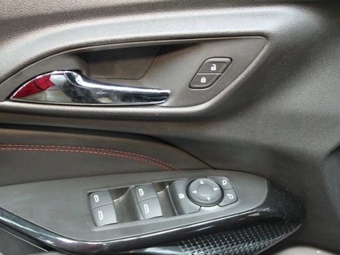 Used 2025 Chevrolet Trax RS w/ Sunroof Package image 16