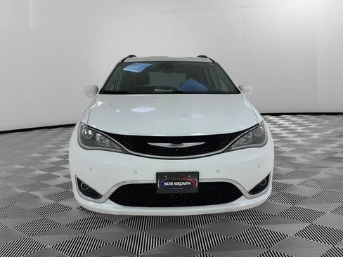 Used 2018 Chrysler Pacifica Touring-L w/ Advanced Safetytec Group FWD image 8