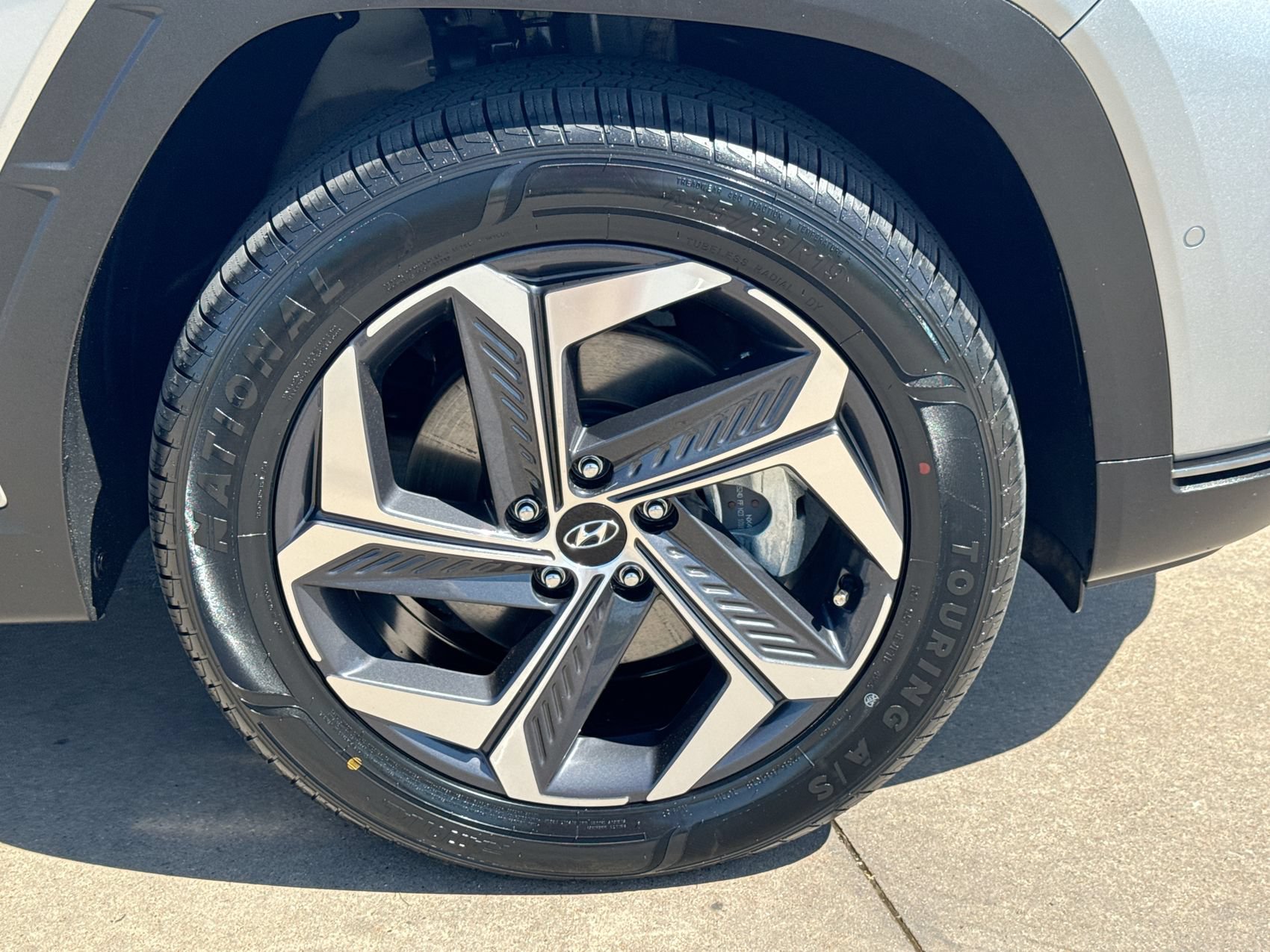 Used 2024 Hyundai Tucson Limited AWD/4WD image 10
