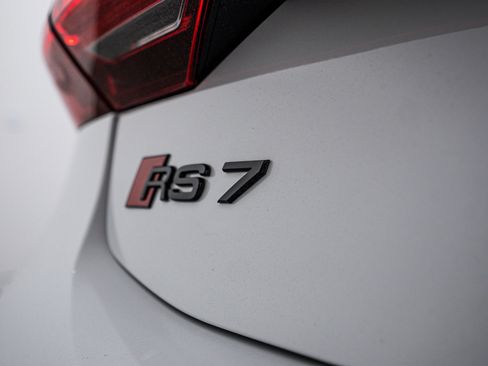 Used 2024 Audi RS 7 Performance w/ Black Optic Package image 22