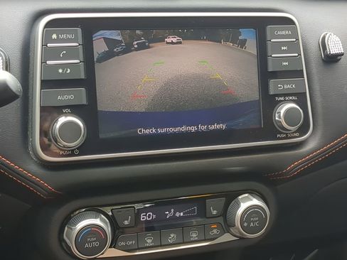 Used 2022 Nissan Versa SR w/ Convenience Package image 27