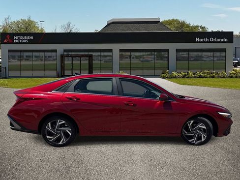 Used 2025 Hyundai Elantra SEL FWD image 6