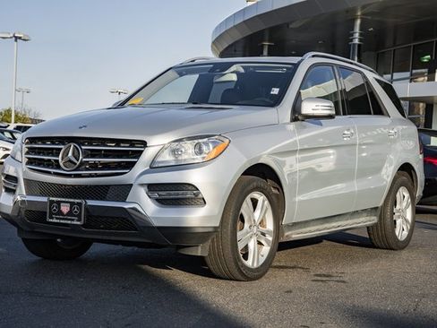 Used 2015 Mercedes-Benz ML 350 4MATIC image 3