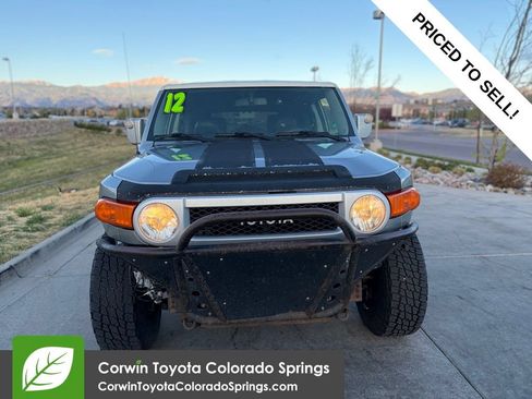 Used 2012 Toyota FJ Cruiser 4WD w/ Convenience Pkg image 2