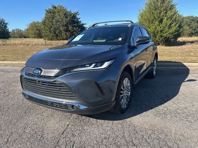 Used 2021 Toyota Venza Limited w/ Carpet Mat Package (TMS)
