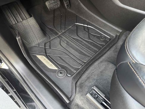 Used 2018 Chevrolet Traverse Premier w/ LPO, Black Accent Package image 33