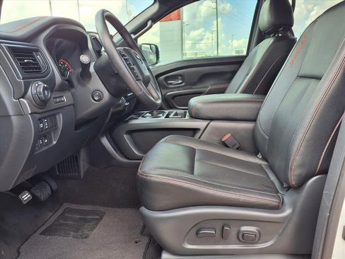 Used 2020 Nissan Titan PRO-4X w/ Pro-4x Convenience Package image 25