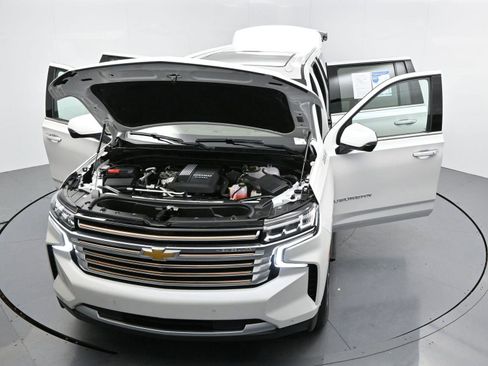 Used 2024 Chevrolet Suburban High Country w/ Advanced Technology Package image 53