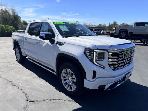 Used 2024 GMC Sierra 1500 Denali w/ Technology Package image 4
