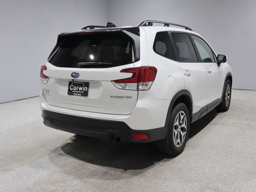 Used 2024 Subaru Forester Premium AWD/4WD image 2