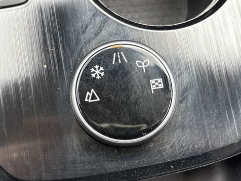 Certified 2023 Nissan Rogue SV image 19