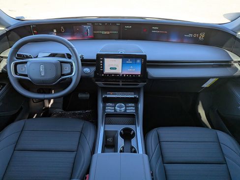 New 2026 Lincoln Nautilus Reserve image 18