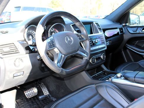 Used 2015 Mercedes-Benz GL 63 AMG 4MATIC image 19