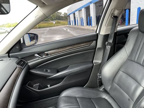 Used 2022 Honda Accord Touring image 34