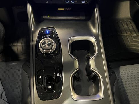 Used 2025 Lexus RZ 450e image 19