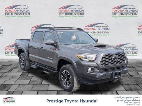 Used 2023 Toyota Tacoma TRD Sport image 1