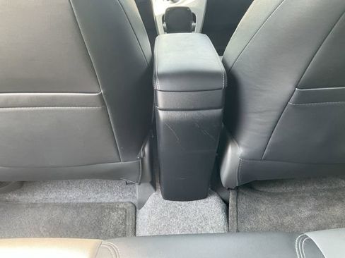 Used 2015 Toyota Prius Four FWD image 27
