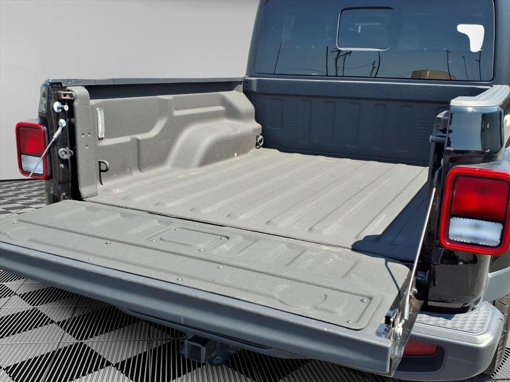Certified 2023 Jeep Gladiator Sport AWD/4WD image 28