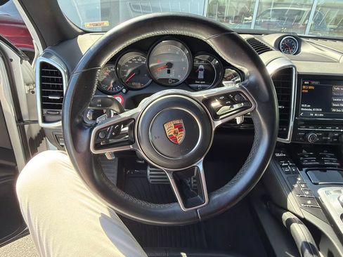 Used 2015 Porsche Cayenne S AWD/4WD image 5