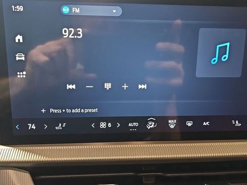 Used 2025 Ford Explorer Active image 14