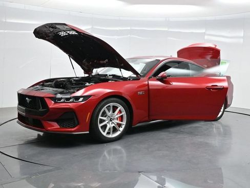 Used 2024 Ford Mustang GT Premium RWD image 40