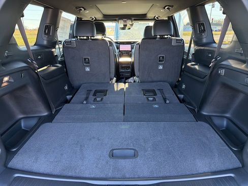 New 2025 Jeep Grand Cherokee L Limited image 9