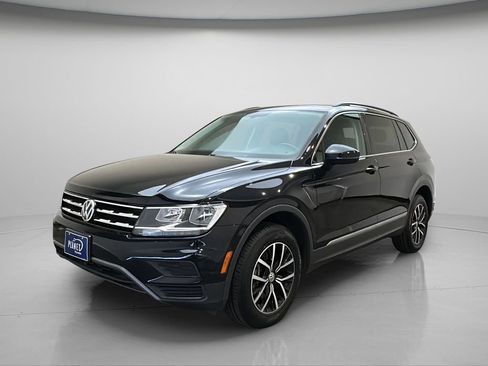 Used 2021 Volkswagen Tiguan SE AWD/4WD image 2