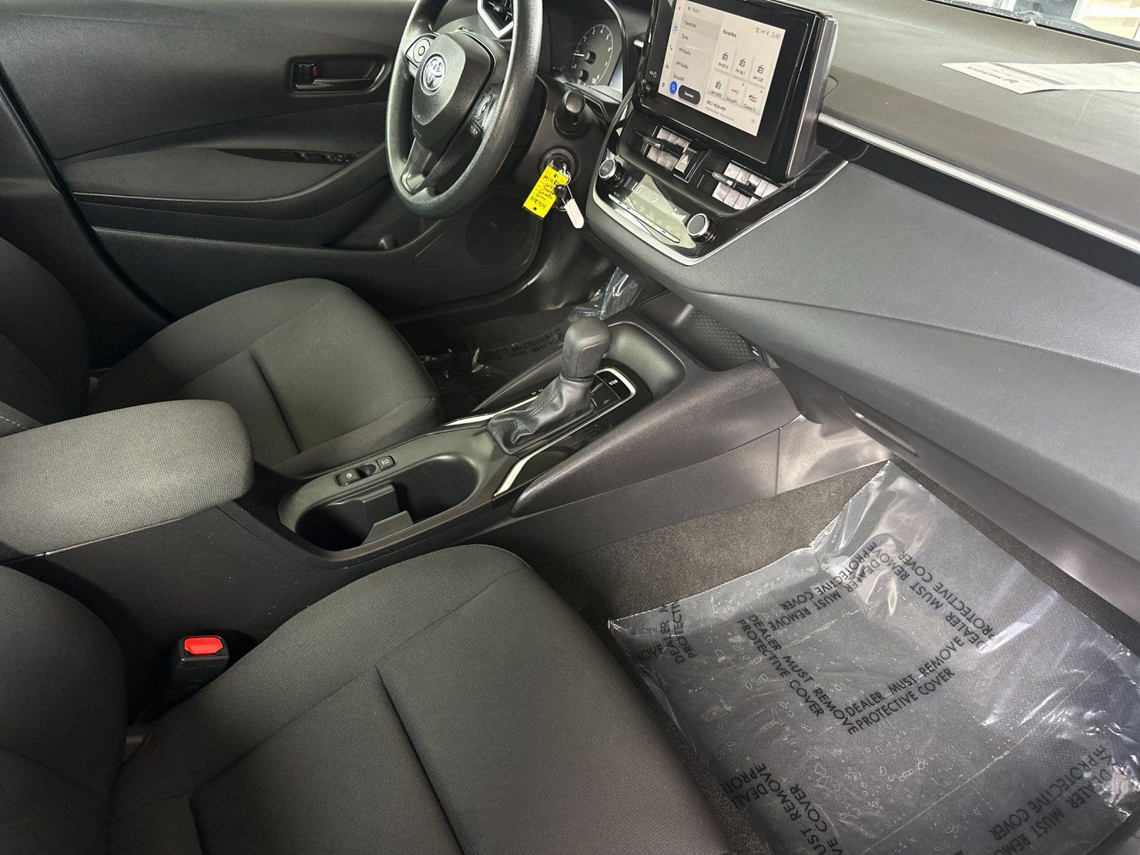 Used 2025 Toyota Corolla LE FWD image 14