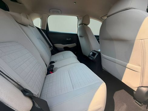Used 2025 Honda HR-V LX image 12