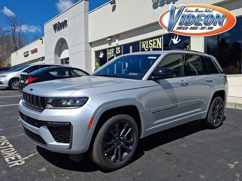 New 2026 Jeep Grand Cherokee Limited AWD/4WD image 1