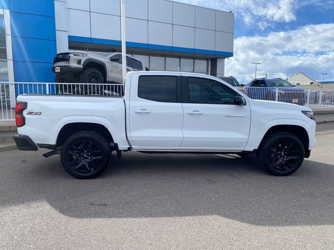 Used 2025 Chevrolet Colorado Z71 w/ Z71 Convenience Package 2 AWD/4WD image 6