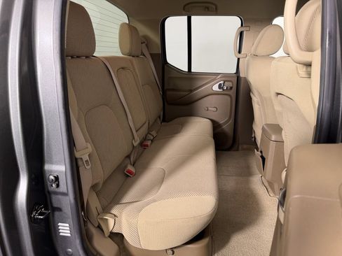 Used 2005 Nissan Frontier SE AWD/4WD image 18