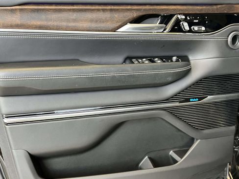 Used 2022 Jeep Grand Wagoneer Series II w/ Convenience Group III image 29